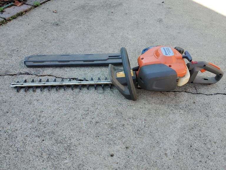 Husqvarna 122HD45 gas powered edge trimmer BidAssets Online Auctions