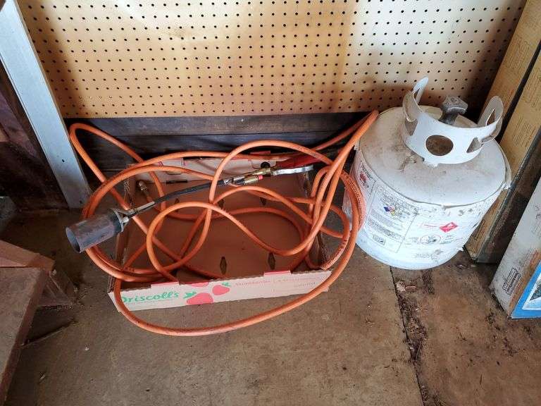 Propane tank with torch attachment BidAssets Online Auctions