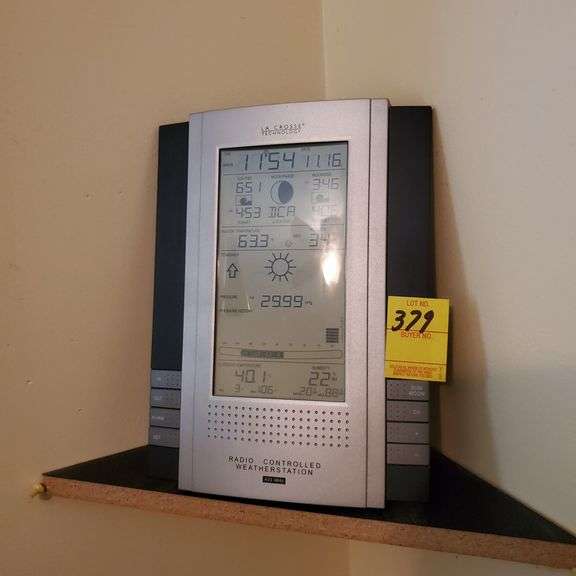 Radio controlled weather station La Crosse technology clock. Second