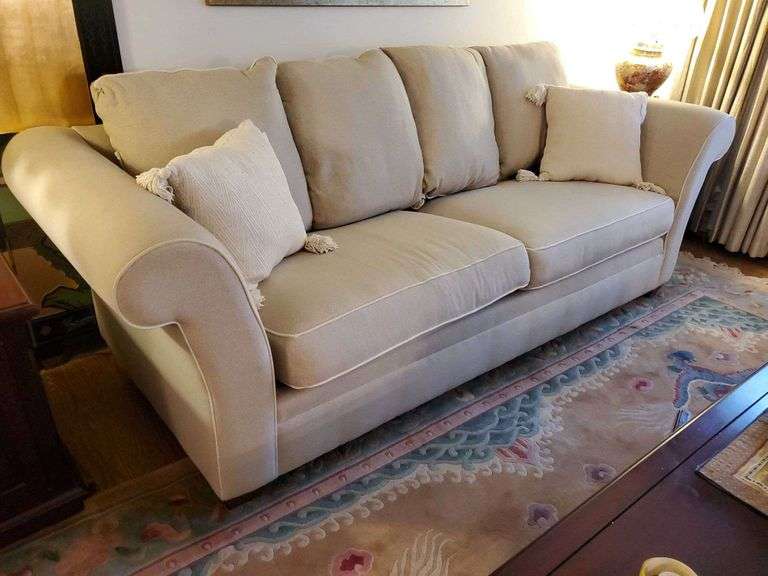 Online Auction. Estate of Laurencia Schindell Fine Furnishings, Decor, Glassware, Collectibles, Holiday, and More.