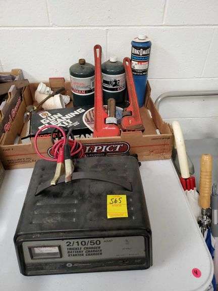 Schumacher battery charger 12 volt model SE 1052, Craftsman 12 volt