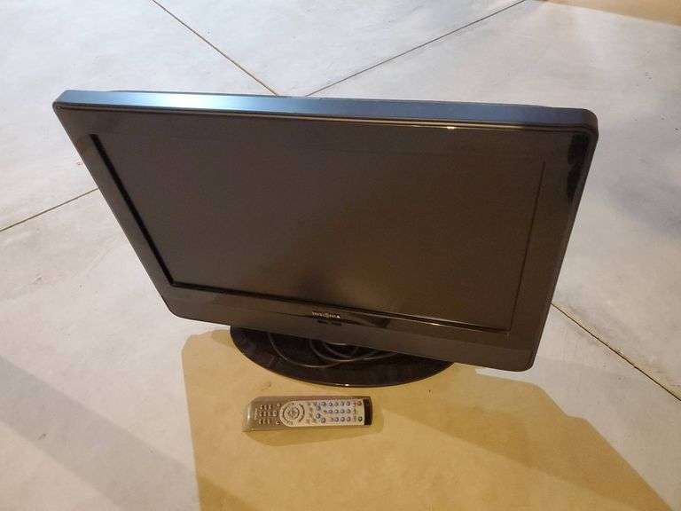 Insignia 26" LCD color TV & DVD video player, with remote. Model NS