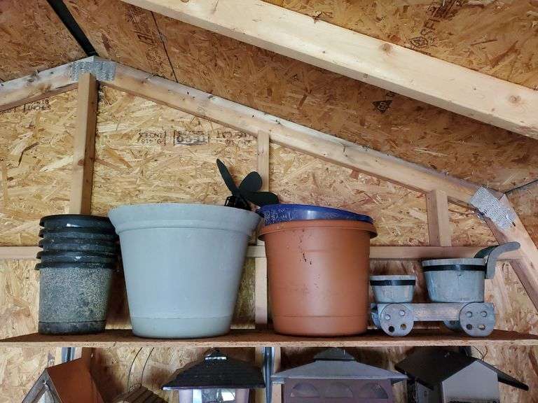 Assortment of potting containers BidAssets Online Auctions