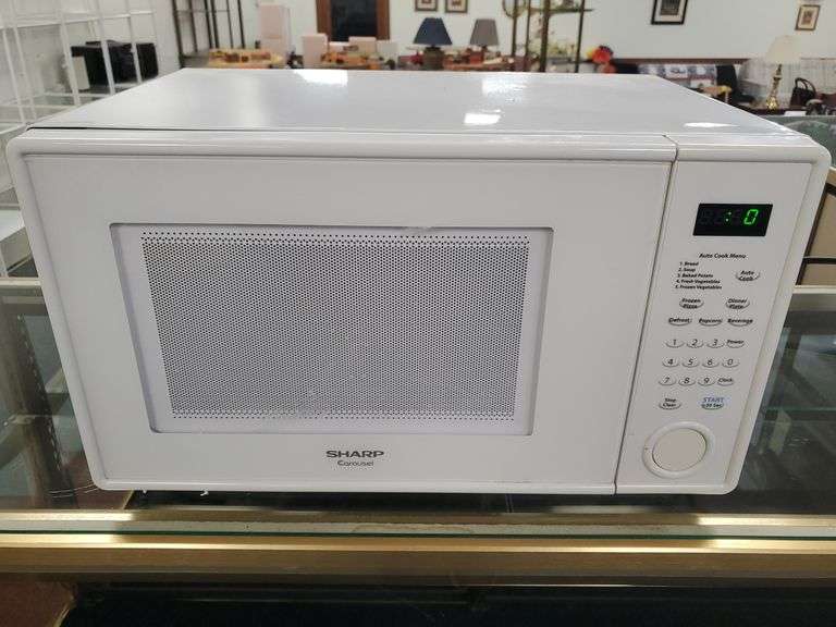 SHARP SMC1131CW 1000w Carousel Microwave oven. 1.1 cu. ft. Powers on