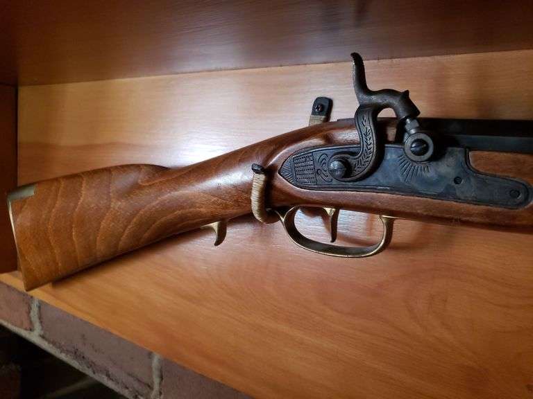 Connecticut Valley Arms serial number 0049675 .45 caliber black powder