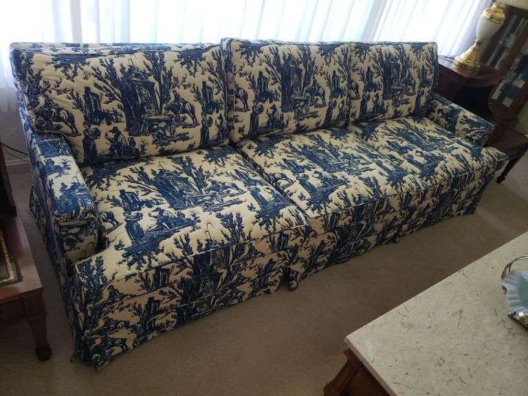 Hickory furniture North Carolina large 90in ivory and blue colonial