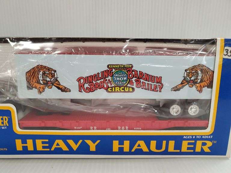 1990 KLine Ringling Bros Barnum & Bailey Circus Flat Car (81024) with tractor trailer load. NOS