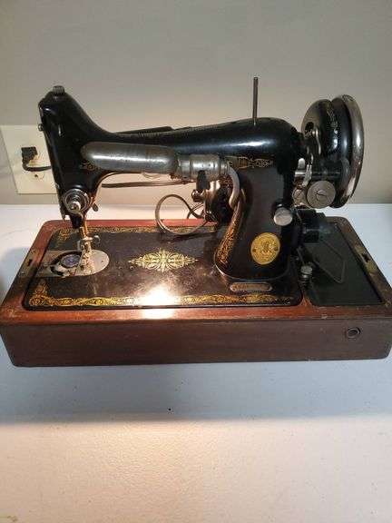 Beautiful Vintage1930'S Electric Singer Sewing Machine with cord and ...