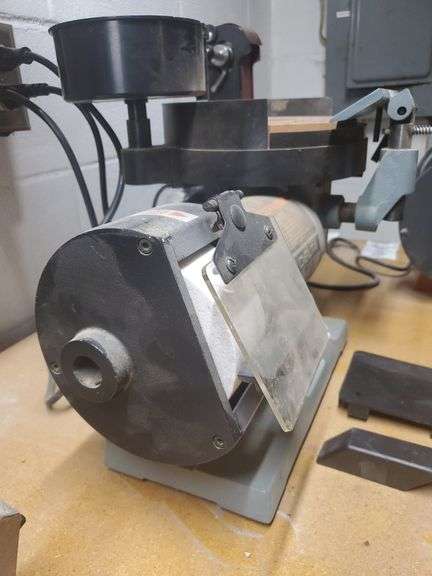 Centre d'affûtage d'outils au carbure Viel - meule 180 | Outils Viel Inc