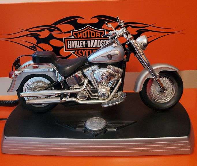 king-america-harley-davidson-fat-boy-phone-upstairs-bedroom-bid