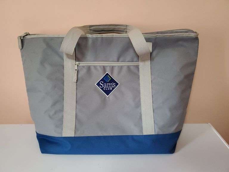 Large Sam's Club insulated shopping bag. Located in Bedroom 1 Bid
