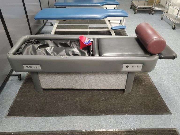 Aqua Jet Power Massage Table, Model A1. Professional Chiropractic