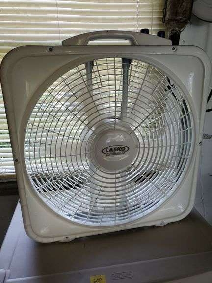Glasgow weather shield 20-in 3 spd box fan and Lakewood reversible 3-speed window  fan - Bid-Assets Online Auctions
