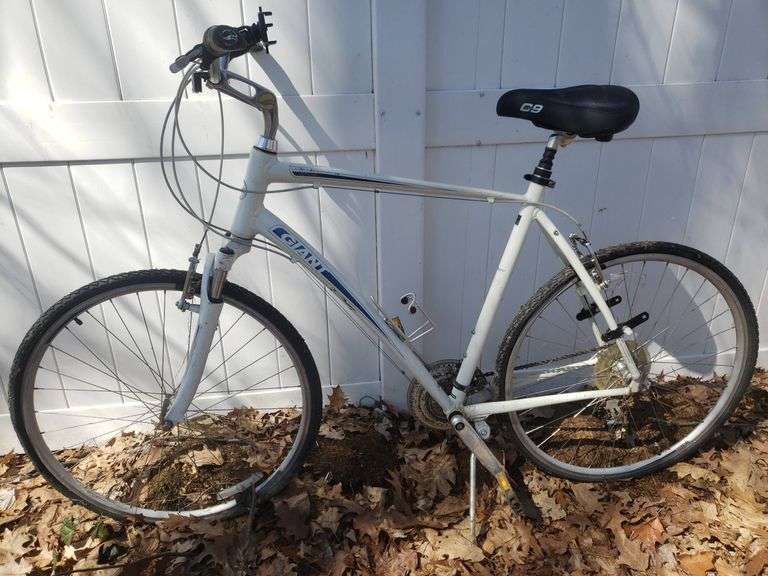 Giant Cypress comfort series aluminum tubed mountain bike, XL frame for