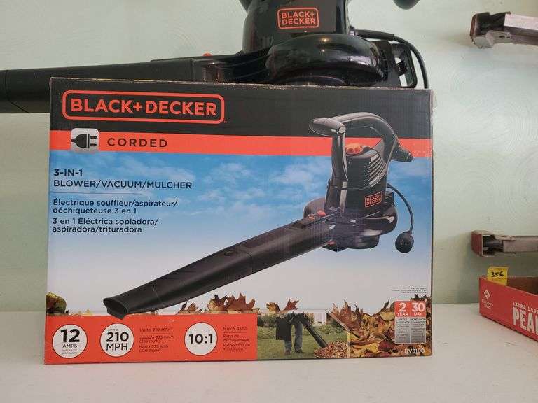 Black & Decker electric 3 in 1 blower/vacuum/mulcher, model BV3100