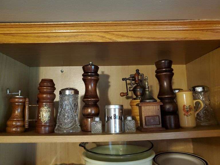 Peppermills, salt and pepper shakers, Pyrex bowl, Hamilton Beach bowl