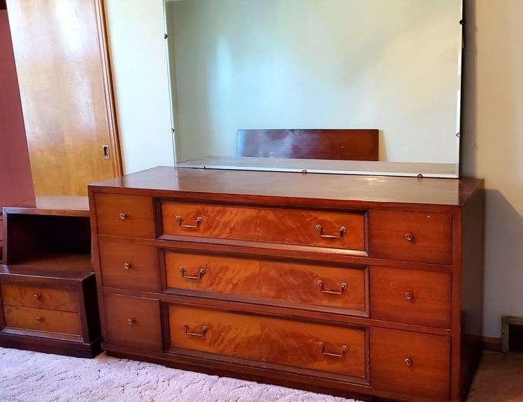 Highly Regarded! Phenix Furniture, Warren PA. Mahogany bedroom set