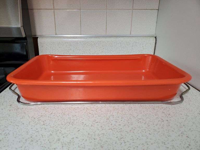 Burnt orange enamel roaster with carrying tray BidAssets Online Auctions