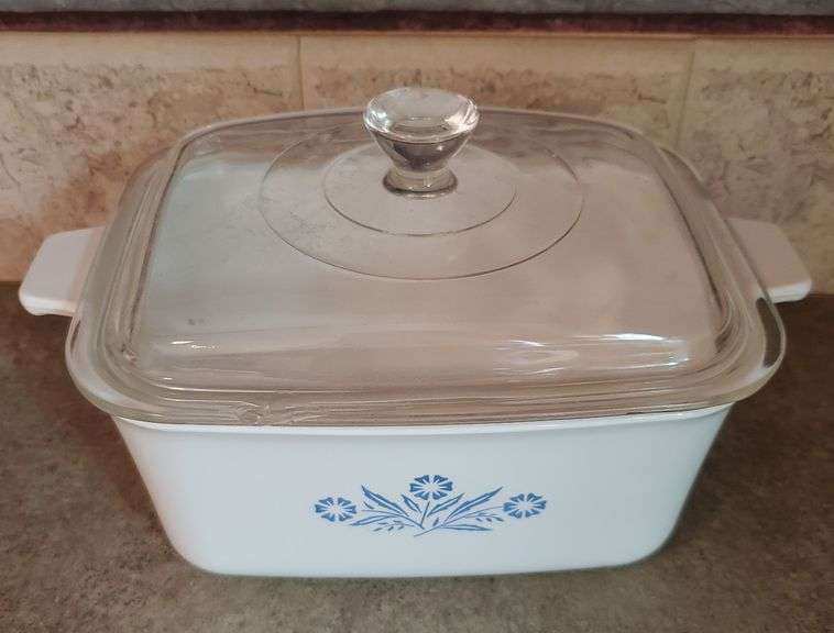 CorningWare Corn Flower 1 and 1/2 quart P4B casserole dish lid is