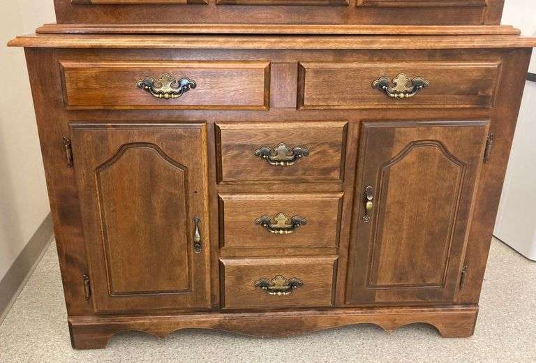 Buffet and Hutch Bartlett Auctions Inc.