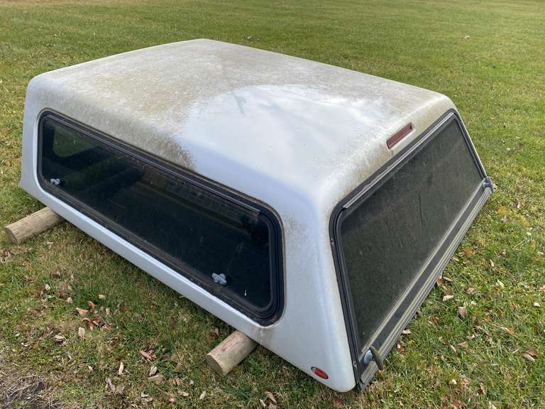 Glasstite Fiberglass Truck Topper Bartkus Auctioneers
