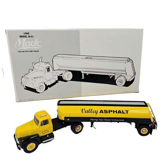 1ST GEAR 1/34 Mack Model B-61 1960 Interstate Motor Freight Model Truck
