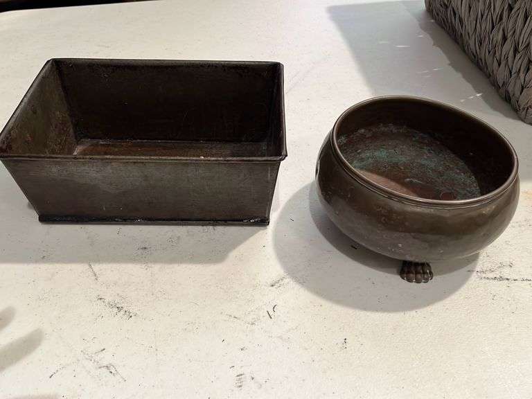 3 footed copper pot and baking pan