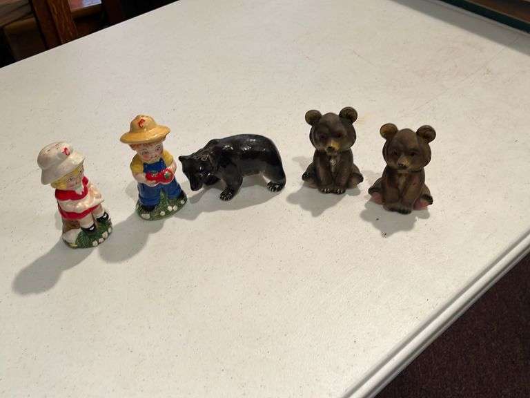 Salt and Pepper shakers