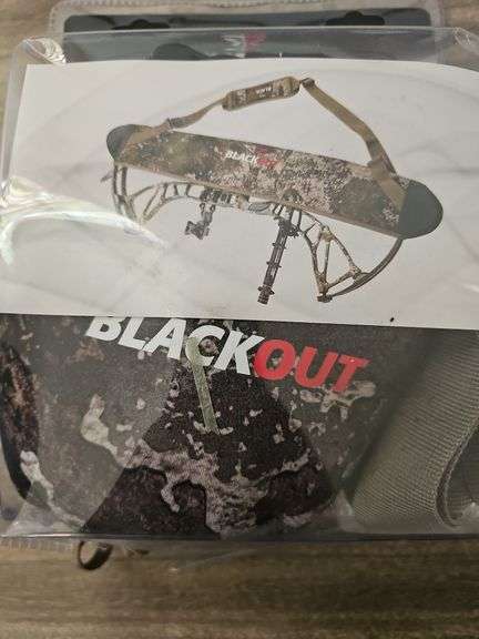 Black out Deluxe bow carrier