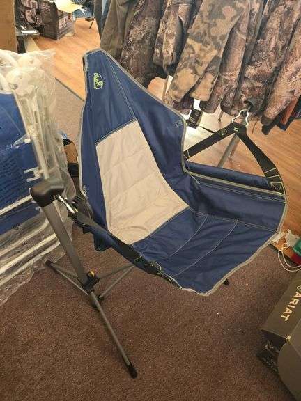 Bass pro shop hammock chair. Needs new Buckle