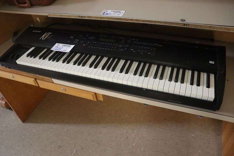 Kt76 Rear Ensoniq KT76 keyboard - Backes Commercial Auctioneers
