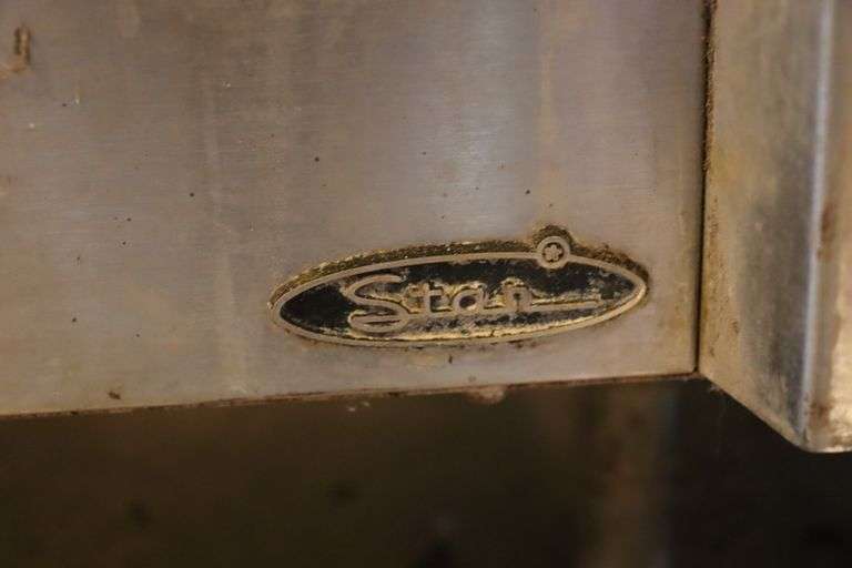 Star 36" electric flat grill top is rusted 220 volt Backes