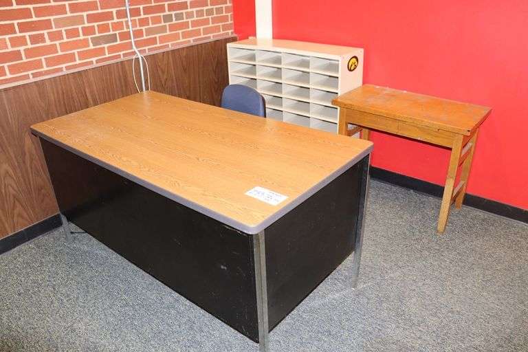 All to go desk, chair, file table Backes Commercial