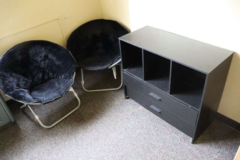 Office to go Desk, chairs, file & more nothing attached to