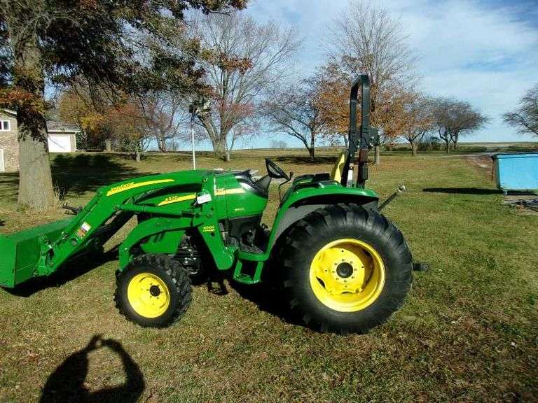 John Deere 4320 All wheel drive, utility tractor with 400X loader, 596 ...