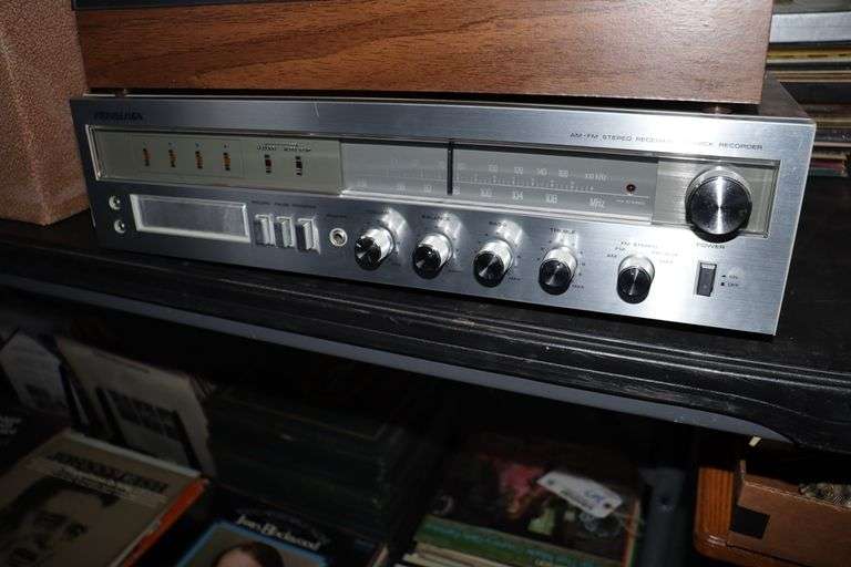 Soundesign AM/FM stereo/ 8 track recorder - Backes Commercial Auctioneers
