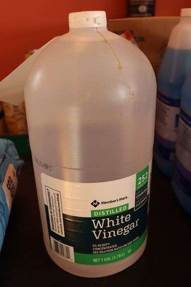 Member's Mark 1 gallon white vinegar