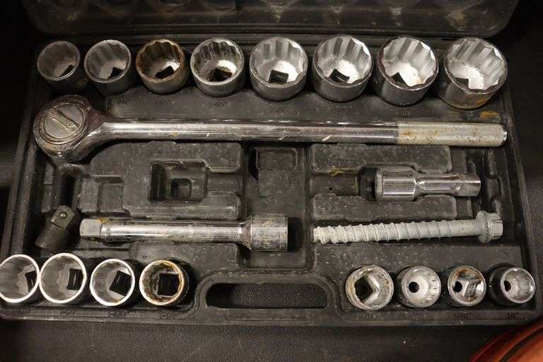 Pittsburgh 3/4" drive standard socket set missing some pieces overall nice set Backes