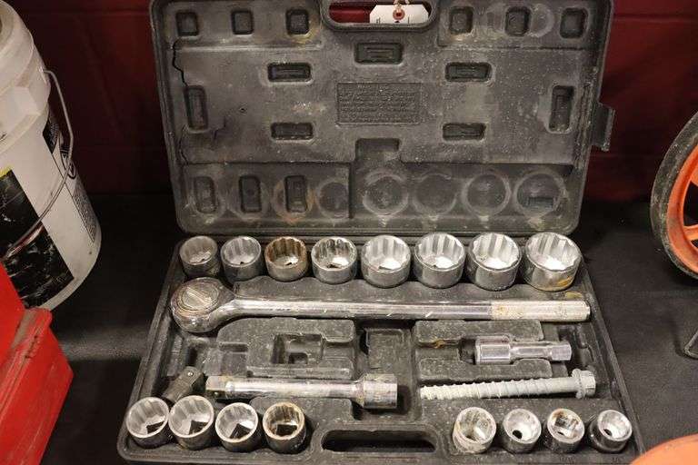 Pittsburgh 3/4" drive standard socket set missing some pieces overall nice set Backes