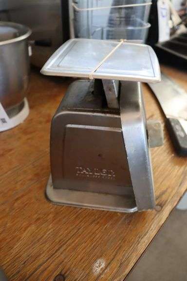 Taylor 32 oz. scale