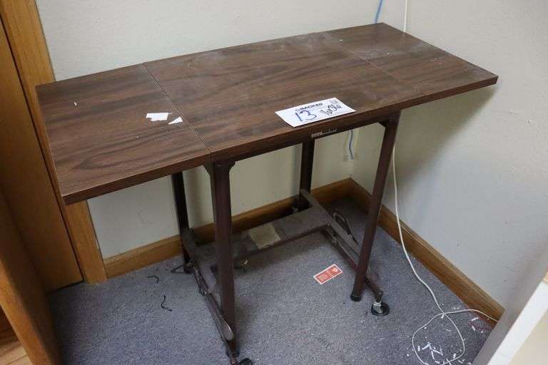 Hi-Lo 16" x 36" portable office table