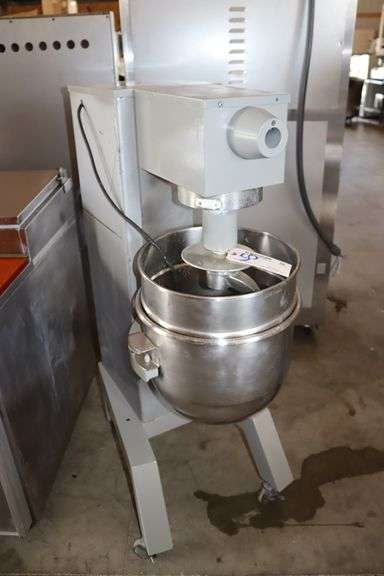 Univex M-30 portable 30 quart mixer with stainless bowl, bowl ring, & dough hook