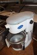Globe SP5 counter top mixer with stainless bowl - crack top shroud