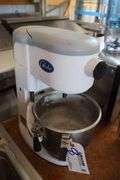 Globe SP5 counter top mixer with stainless bowl - crack top shroud