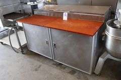 Silverking SKPZ60 stainless portable 1 lid 2 door raised rail pizza make table - nice