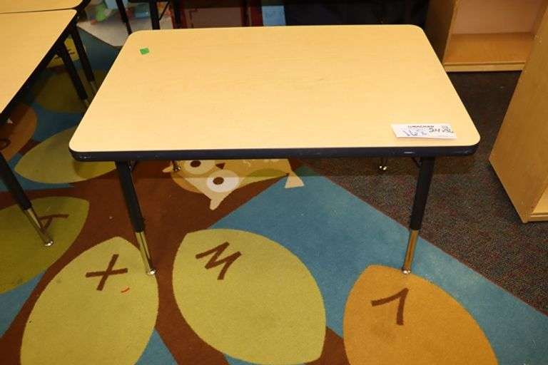 24" x 36" adjustable height table