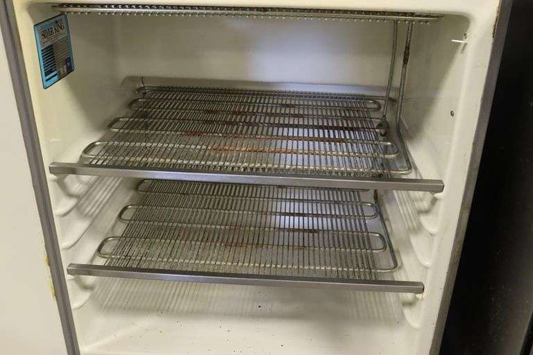 SilverKing SKUCF-7 stainless 1 door under counter freezer