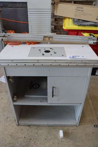 24" x 32" router table with fence