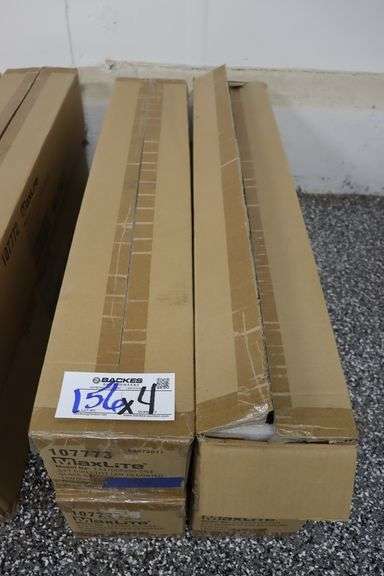 Times 4 - Cases of Maxlite T8 LED 3' light bulbs