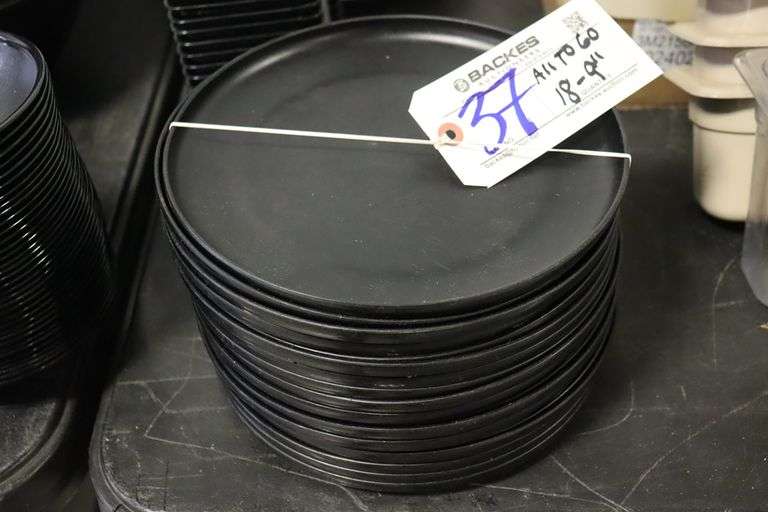 All to go - 18) 9" black malamine plates